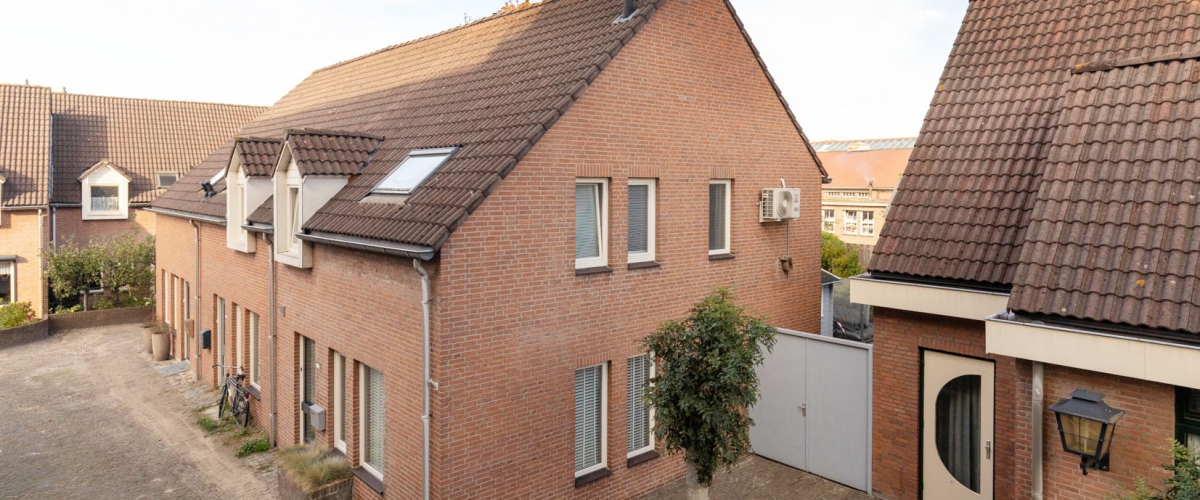 Leefdaelhof 10 in Waalwijk
